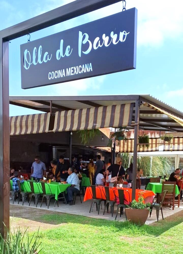 Explora nuestro buffet mexicano al aire libre en Cholula, con una selección de platillos auténticos y un ambiente que conecta con la naturaleza.